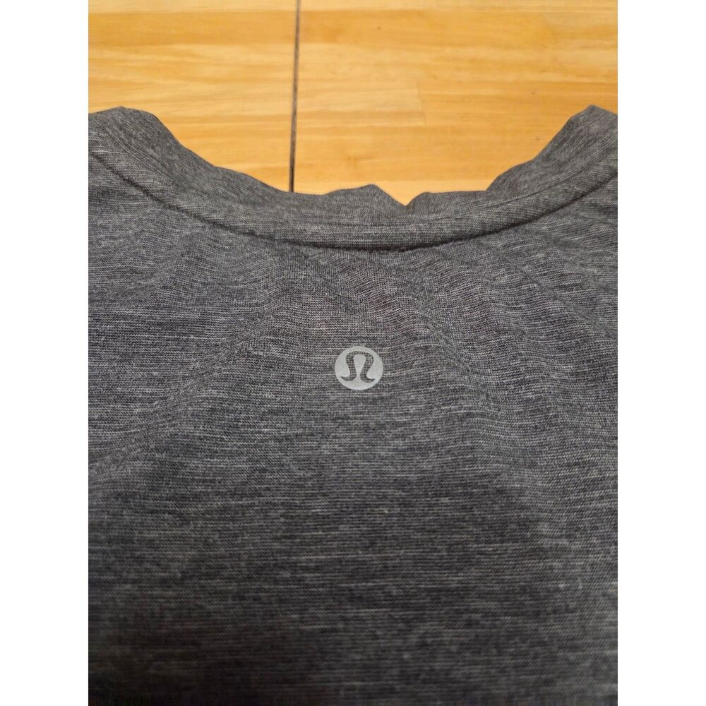 Lululemon Performance Tech Pocket Small Short Sleeve Obsidian Gray Running Shirt - Picture 6 of 8